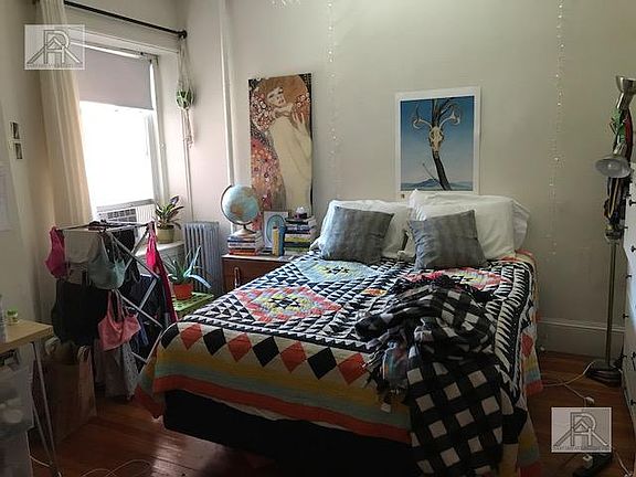 4th image of 1589 Beacon St APT 3