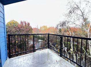 8720 SW Tualatin Rd APT 319, Tualatin, OR 97062