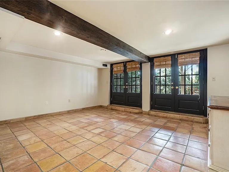 2378 Glenwood Dr NE — Photo 20