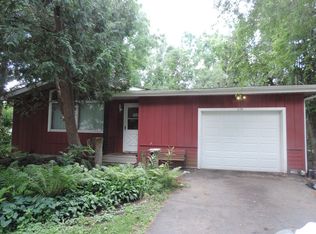 138 Swanson Rd, Sycamore, IL 60178