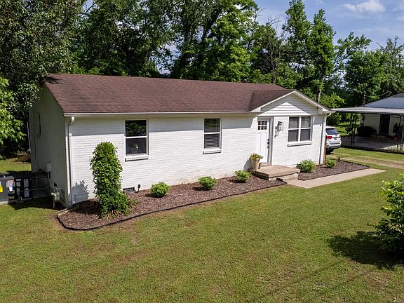 3rd image of 916 Turner Dr