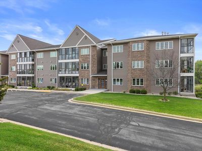 267 Oconomowoc PARKWAY, Oconomowoc, WI, 53066
