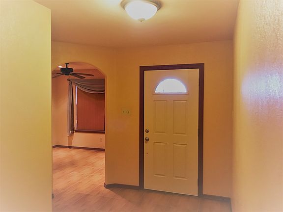 3rd image of 405 Castillo Dr