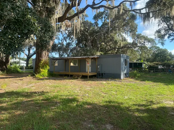 6335 SE 159th Ct, Ocklawaha, FL 32179