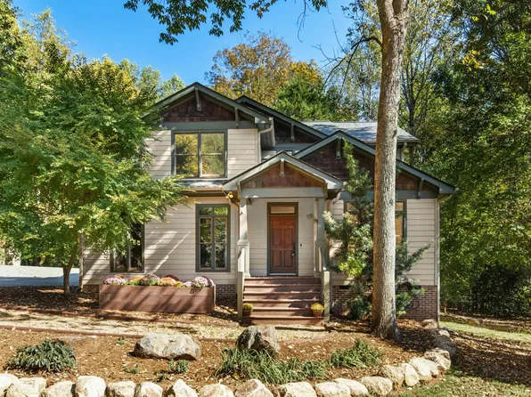 120 Hamlet Grove Dr, Pittsboro, NC 27312