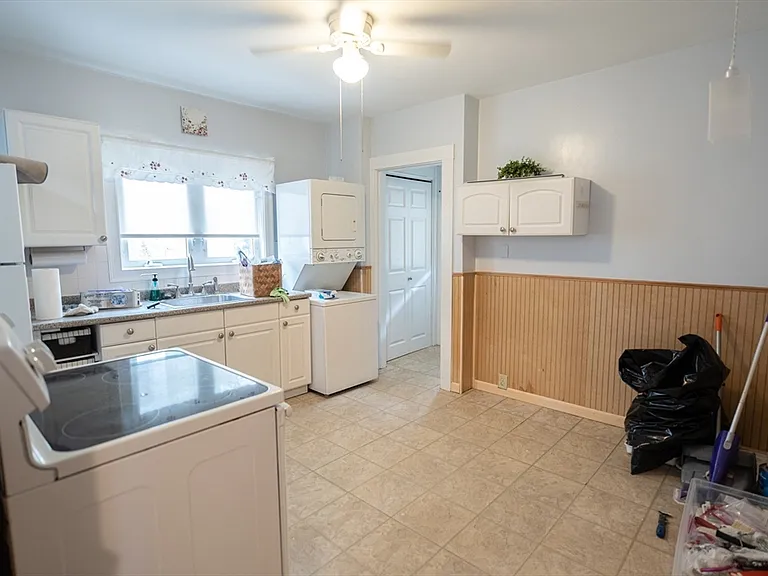 130 Francis St #1 — Photo 1