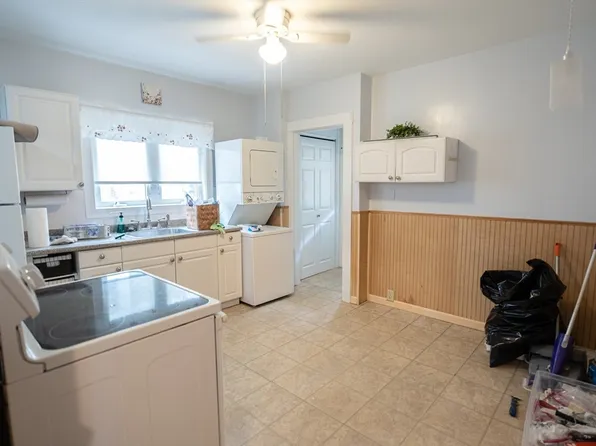 130 Francis St #1, Everett, MA 02149