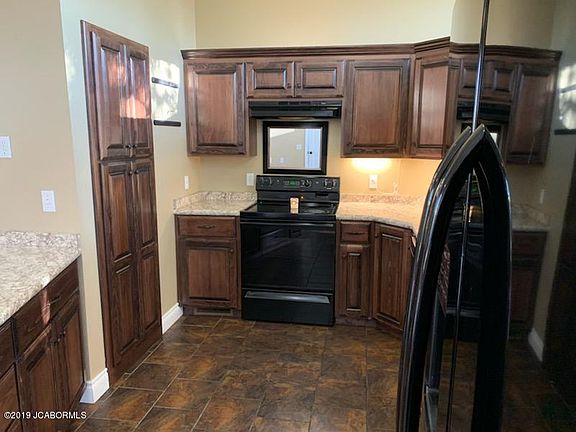 4th image of 717 Jay Or Dr