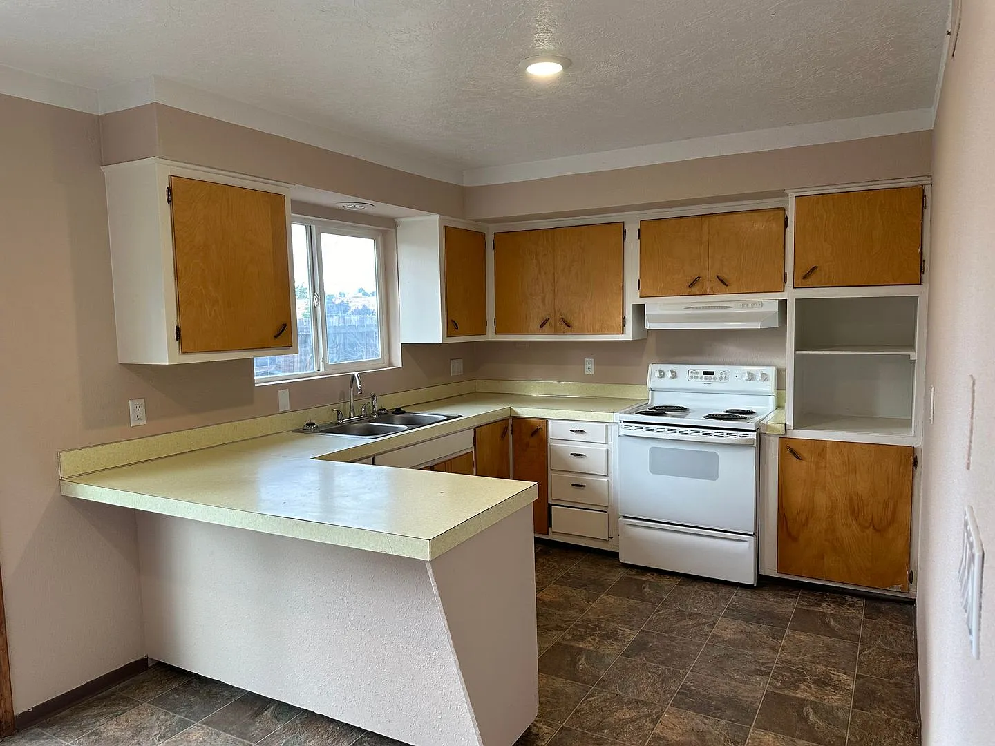 Newly remodeled duplex — Photo 4