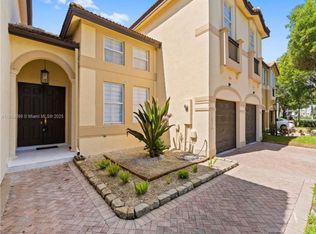 11032 NW 48th Ln, Doral, FL 33178
