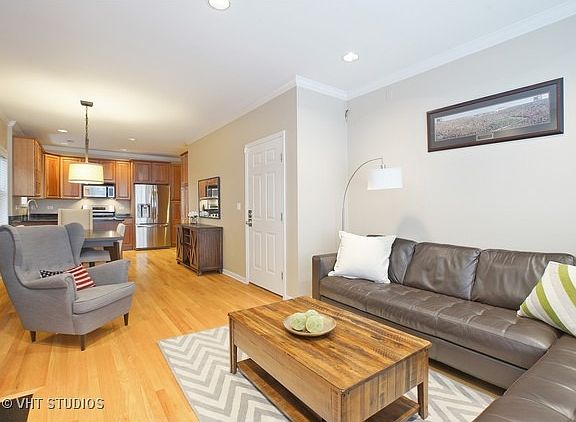 3rd image of 939 W Montana St APT 1