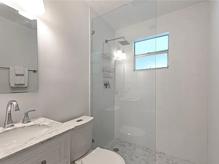 1281 Diana Ave — Photo 11