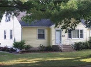 1440 E Kensington Rd, Arlington Heights, IL 60004