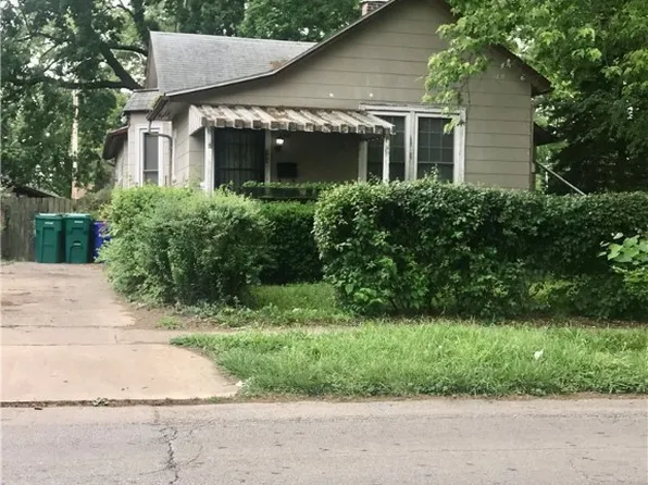 849 W Wood St, Decatur, IL 62522
