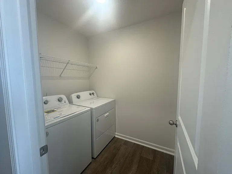 210 Palm Dr — Photo 16