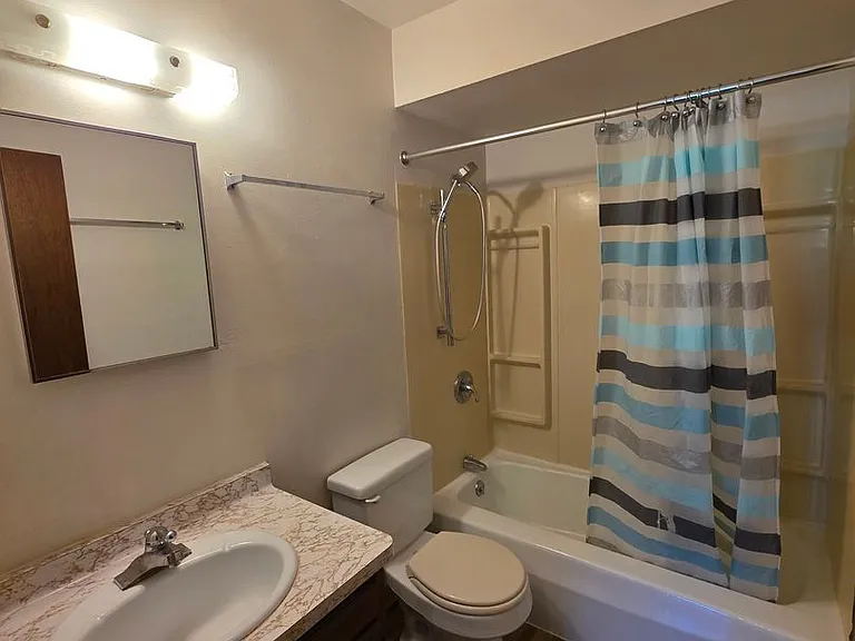 221 W 10th Ave — Photo 5