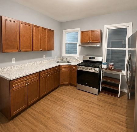 4th image of 664 E 22nd St APT 1