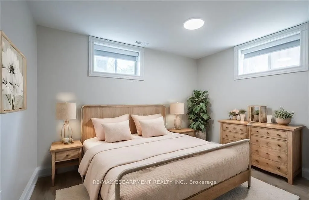 3 bed, $2,100 — Photo 1