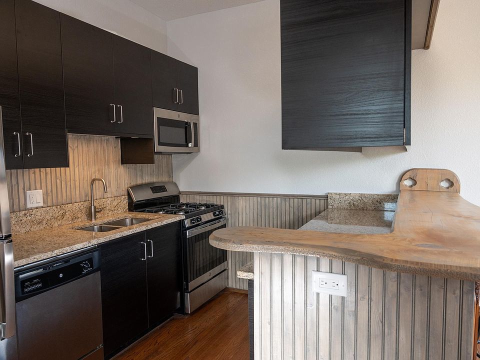 1st image of 120 N Oak Park Ave #330