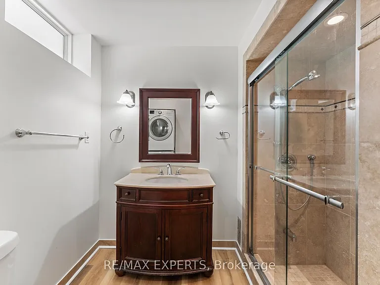 100 Hesp Dr #BASEMENT — Photo 17