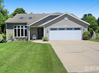 16731 Ashley Ln, Holland, MI 49424