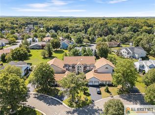 22 James Buchanan Dr, Monroe Township, NJ 08831