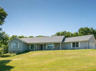 2218 Valley Dr NE, Solon, IA 52333