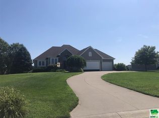 845 Brookside Dr, Jefferson, SD 57038