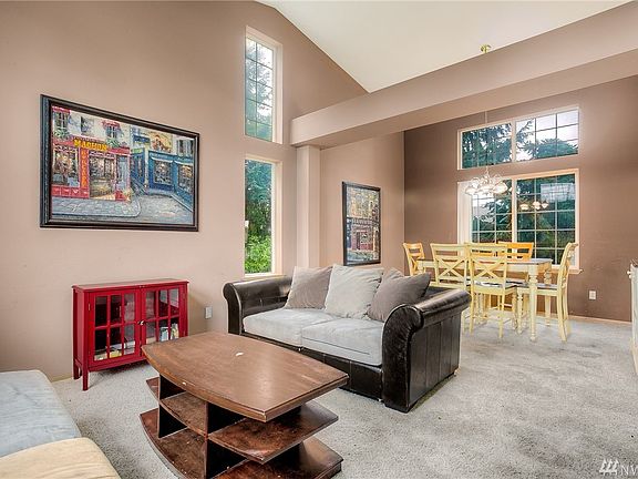 5th image of 12514 200th Avenue Ct E