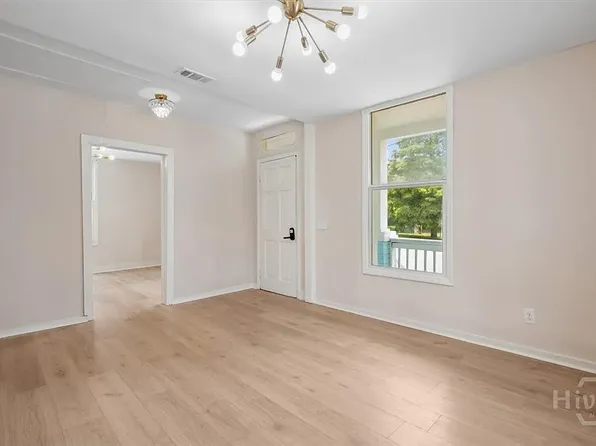 1102 Stiles Ave, Savannah, GA 31415