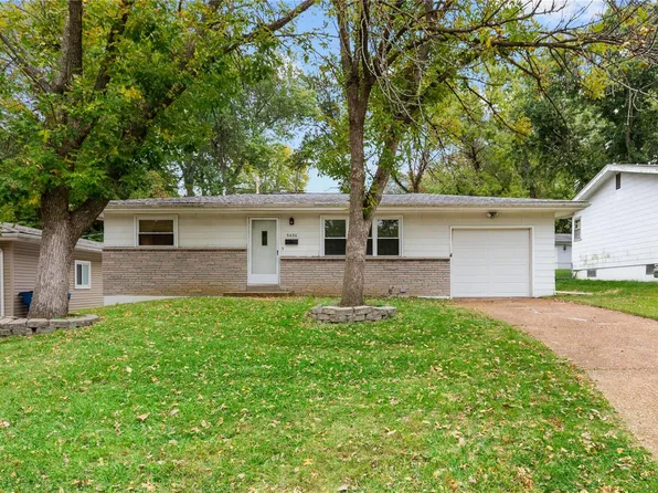 3430 Valleywood Dr, Saint Louis, MO 63114