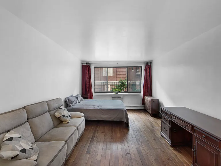 61 Lexington Ave #2C — Photo 3