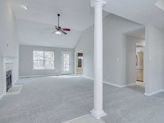4th image of 301 Crystal Peak Dr