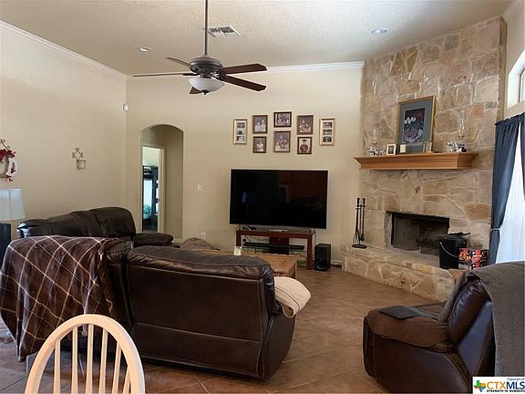 5th image of 430 Rosewood Dr
