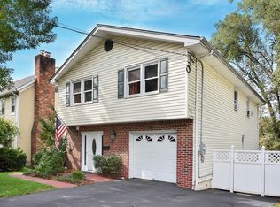 348 River Rd, Bogota, NJ 07603