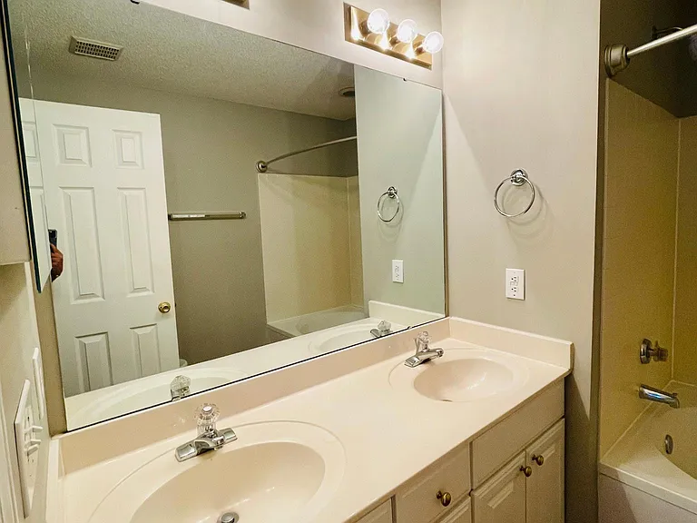 8903 Roseton Ln — Photo 8