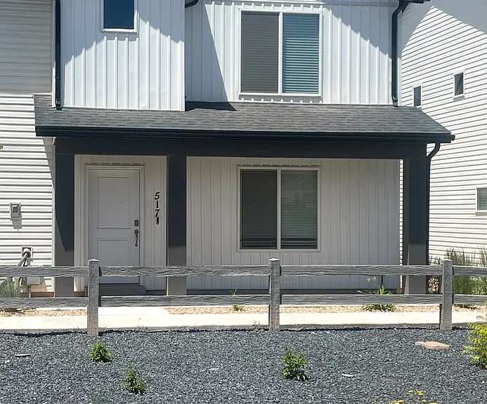 517 S May Dr — Photo 1