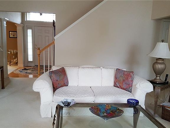4th image of 581 Mock Orange Cir