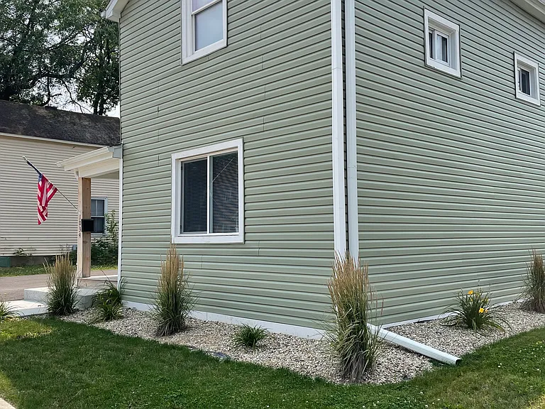 1034 Liberty St — Photo 13