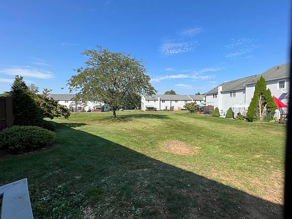 3rd image of 2801 Hampton Ln