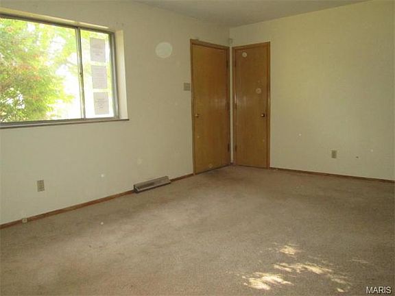 2nd image of 8789 Darnell Pl