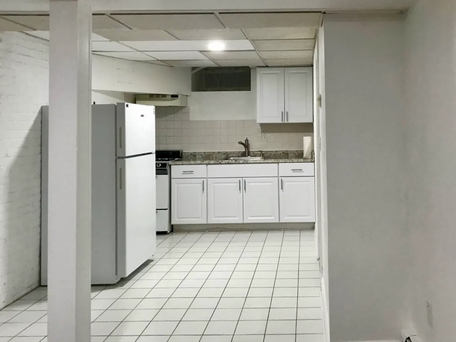 Studio, 350 sqft, $2,100 — Photo 4
