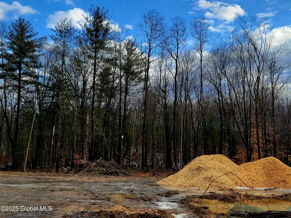 7 Brooke Court, Clifton Park, NY 12065