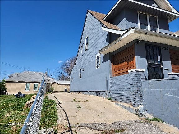 3rd image of 2206 E 30th St