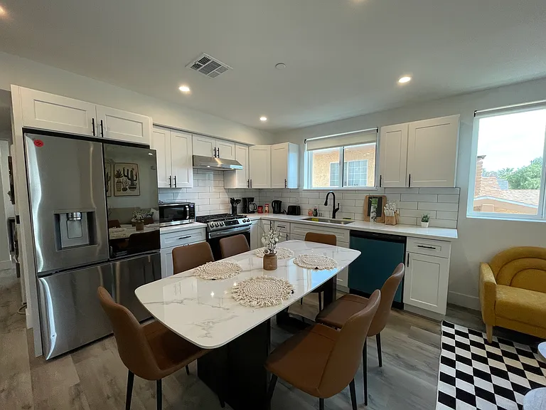 1377 W 36th Pl, Los Angeles, CA 90007 — Photo 5