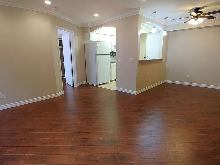 Villa De Adel Apts — Photo 175