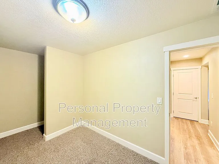 14317 NE 40th Cir — Photo 33