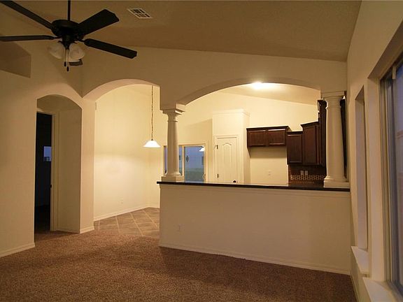 4th image of 14205 Charles Pollock Ave
