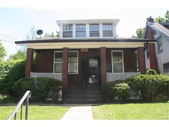 828 Clark Ave photo 1