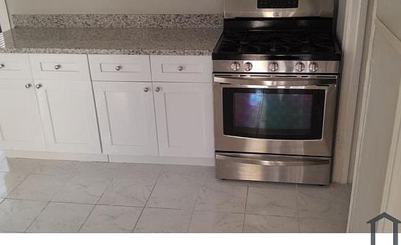 5th image of 136 Glendale St #1